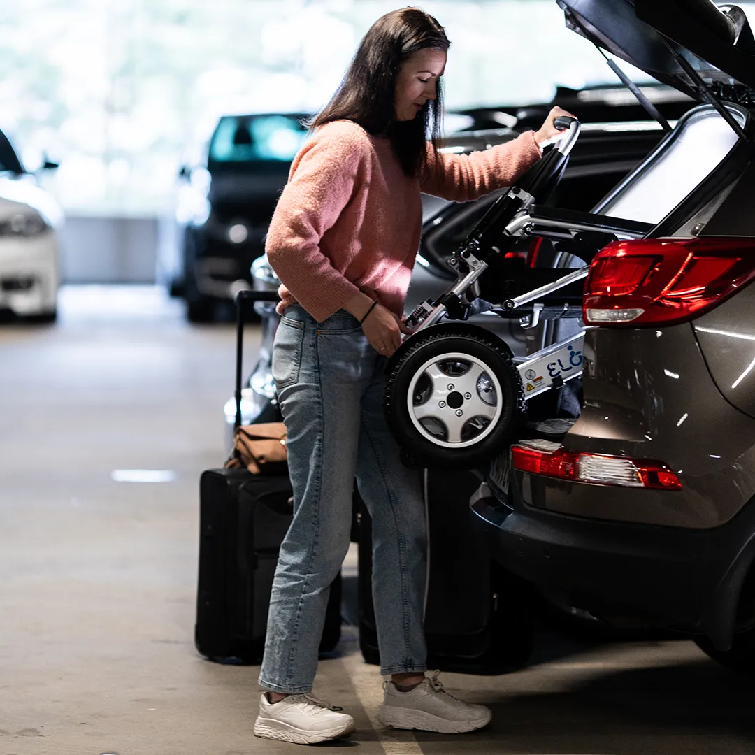 Eloflex foldable power wheelchair low weight